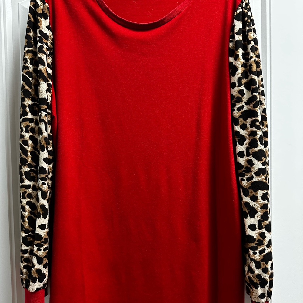 Red shirt with Leopard Print Sleeves xl